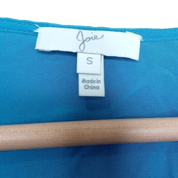 Joie 100% Silk Blue V-Neck Blouse - Picture 6 of 12